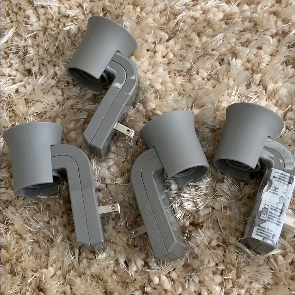 4 bath and body works wallflower plugs